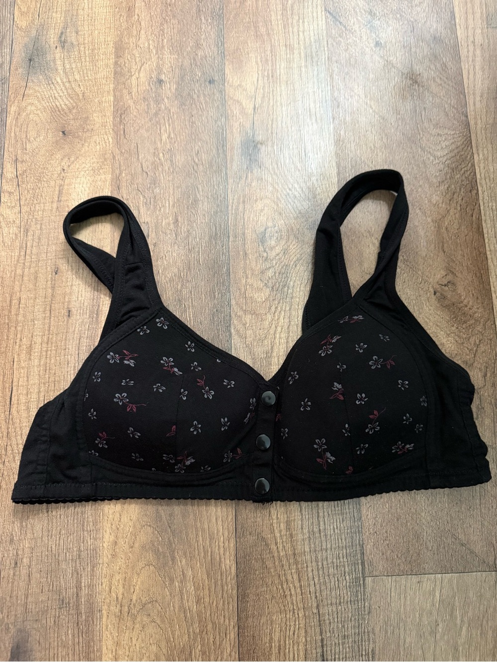 Wireless Front-Close Floral Bra in Black
